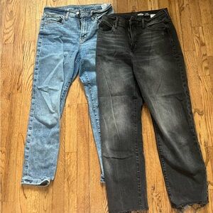 Old Navy Women’s Black and Blue Straight Leg / Ankle Cropped Jeans